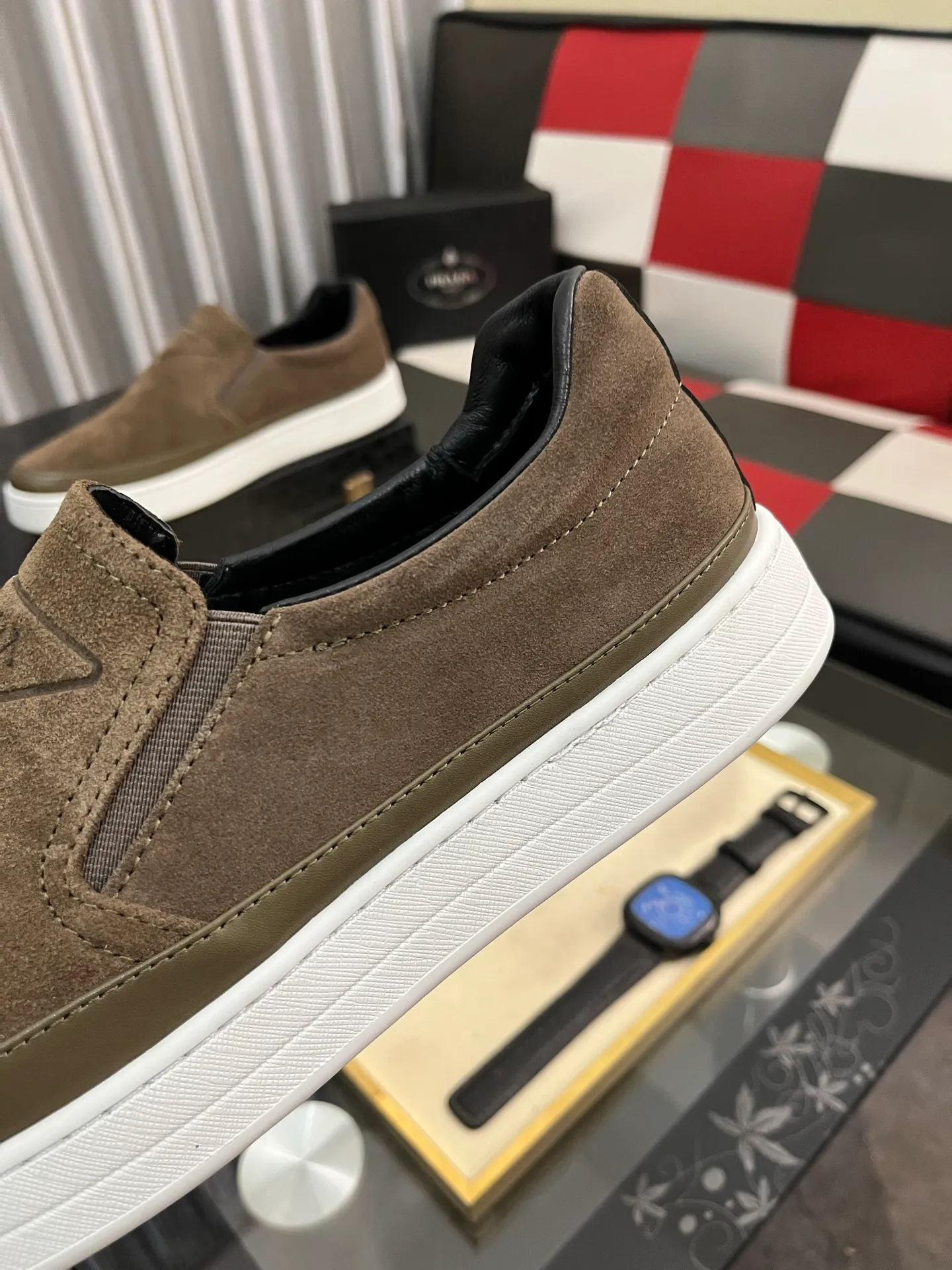 Men's shoes 💰440⌚️⌚️【PRADA】Prada casual shoes for couples, originally developed 1:1, made of high-mercerized cowhide with imported cowhide, silk sheepskin lining, rubber outsole, comfortable and soft on the feet, size: 38-442️⃣Colors available